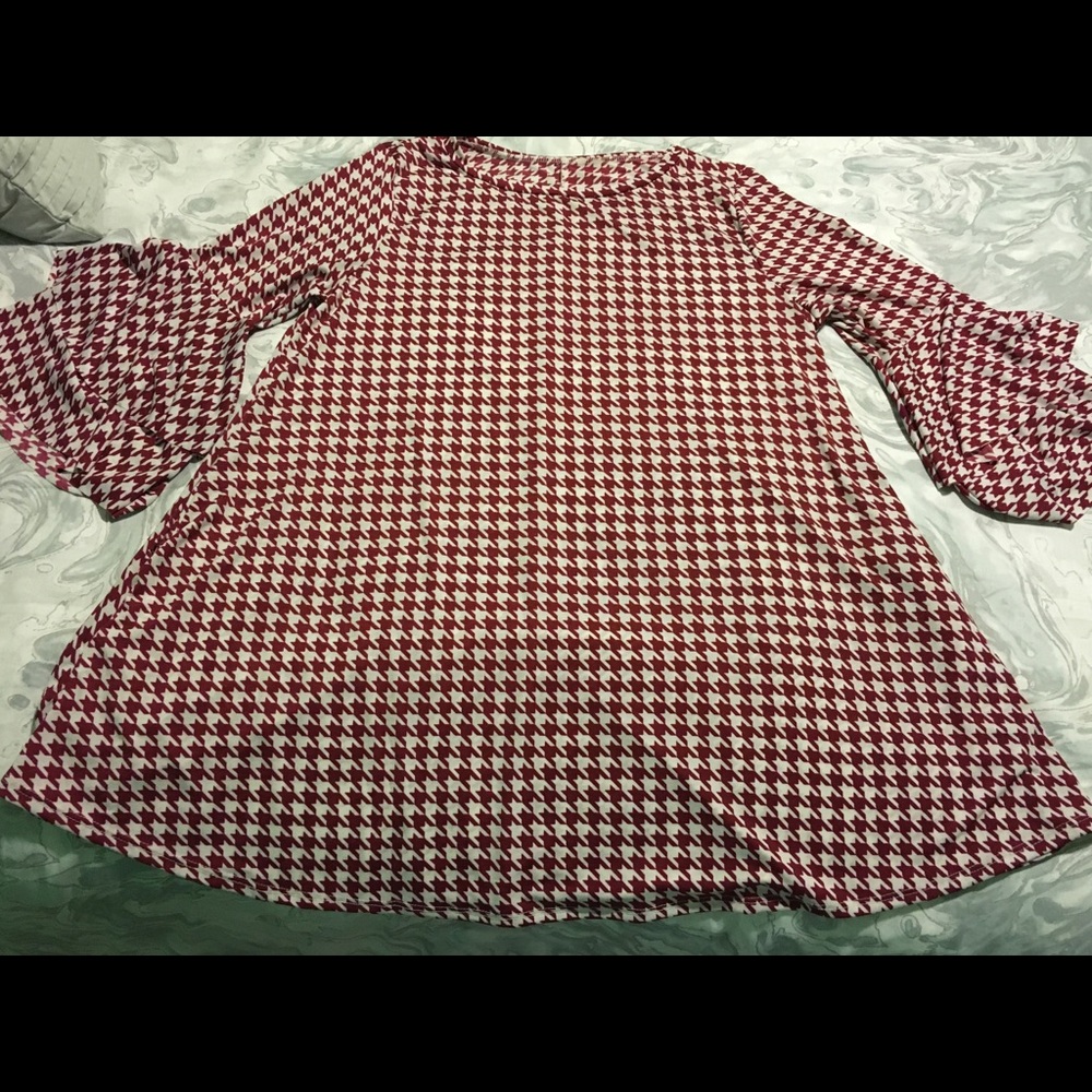 🏈 Houndstooth print layered bell sleeve top🏈